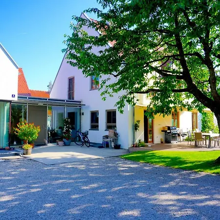 Neues Gastezimmer Fur Bauma, Nahe Muc Airport, Munchen Zentrum Und Therme Rum i privatbostad *