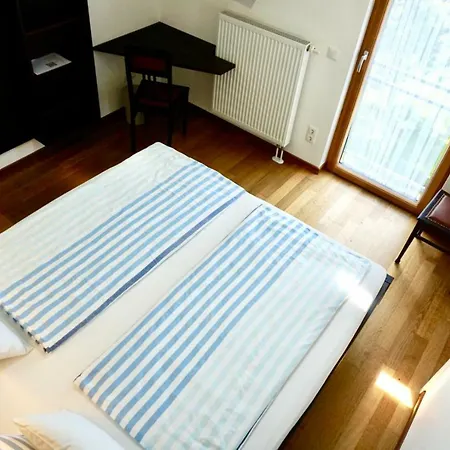 Rum i privatbostad Neues Gastezimmer Fur Bauma, Nahe Muc Airport, Munchen Zentrum Und Therme *