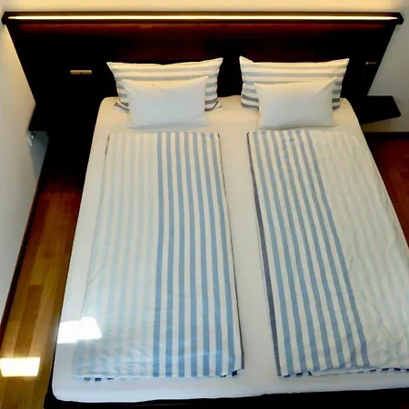 Rum i privatbostad Neues Gastezimmer Fur Bauma, Nahe Muc Airport, Munchen Zentrum Und Therme